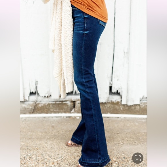 NWT KanCan Button Fly Flare Jeans- Mandy Wash - Picture 3 of 8